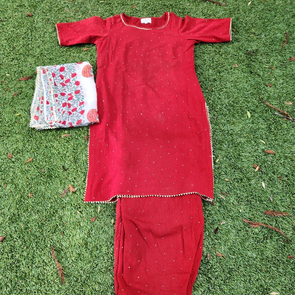 Women's salwaar kameez set by Ridhi Suri red xs